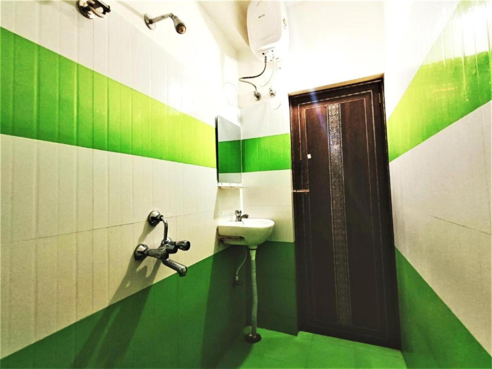 Hotel Krishna Residency Puri Near Sea Beach Best Choice Of Travellers By Morservices エクステリア 写真