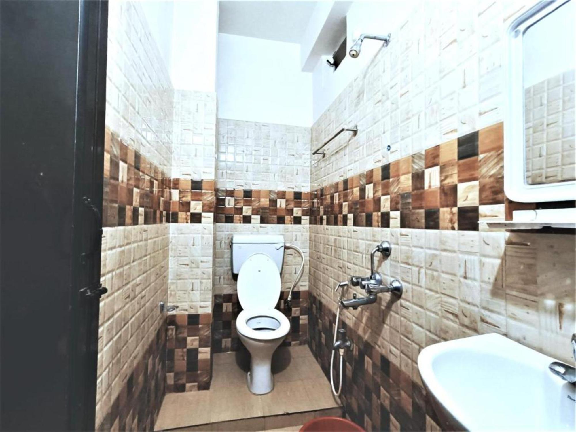 Hotel Krishna Residency Puri Near Sea Beach Best Choice Of Travellers By Morservices エクステリア 写真